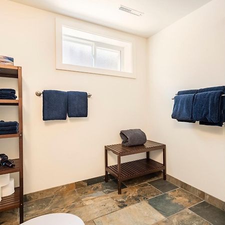 Cougar Street Mountain Rental Banff Bagian luar foto