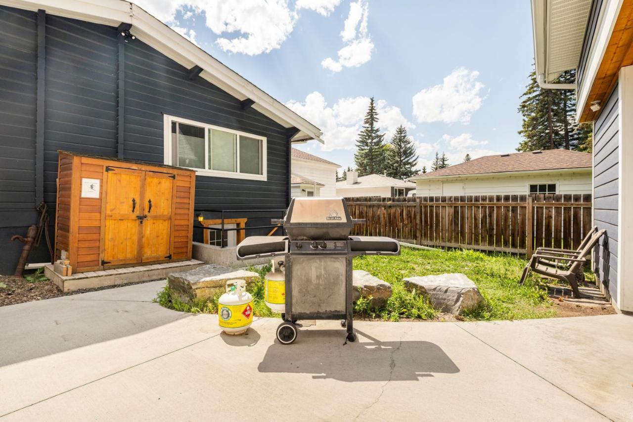 Cougar Street Mountain Rental Banff Bagian luar foto