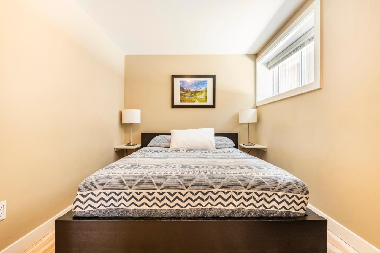 Cougar Street Mountain Rental Banff Bagian luar foto