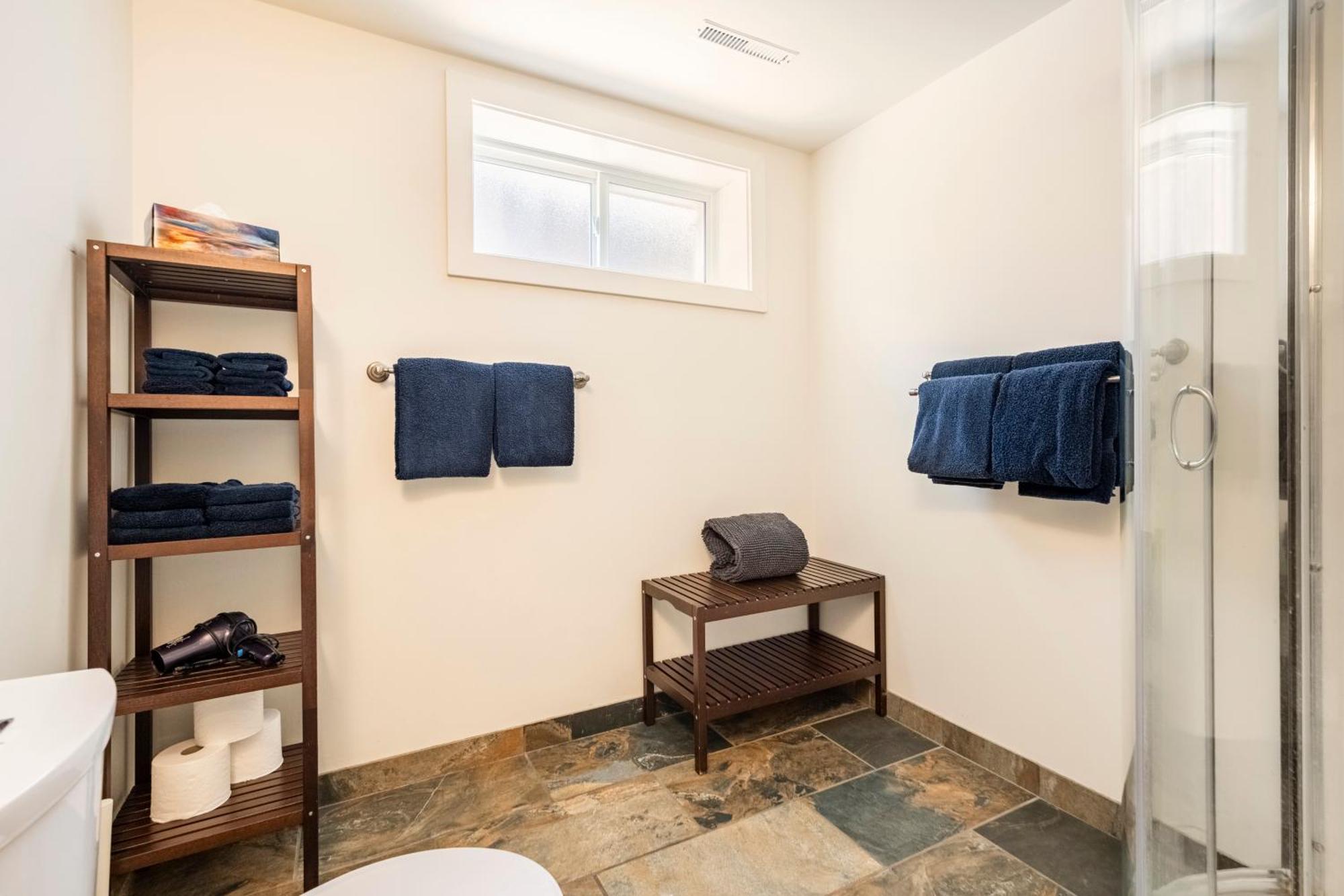 Cougar Street Mountain Rental Banff Bagian luar foto