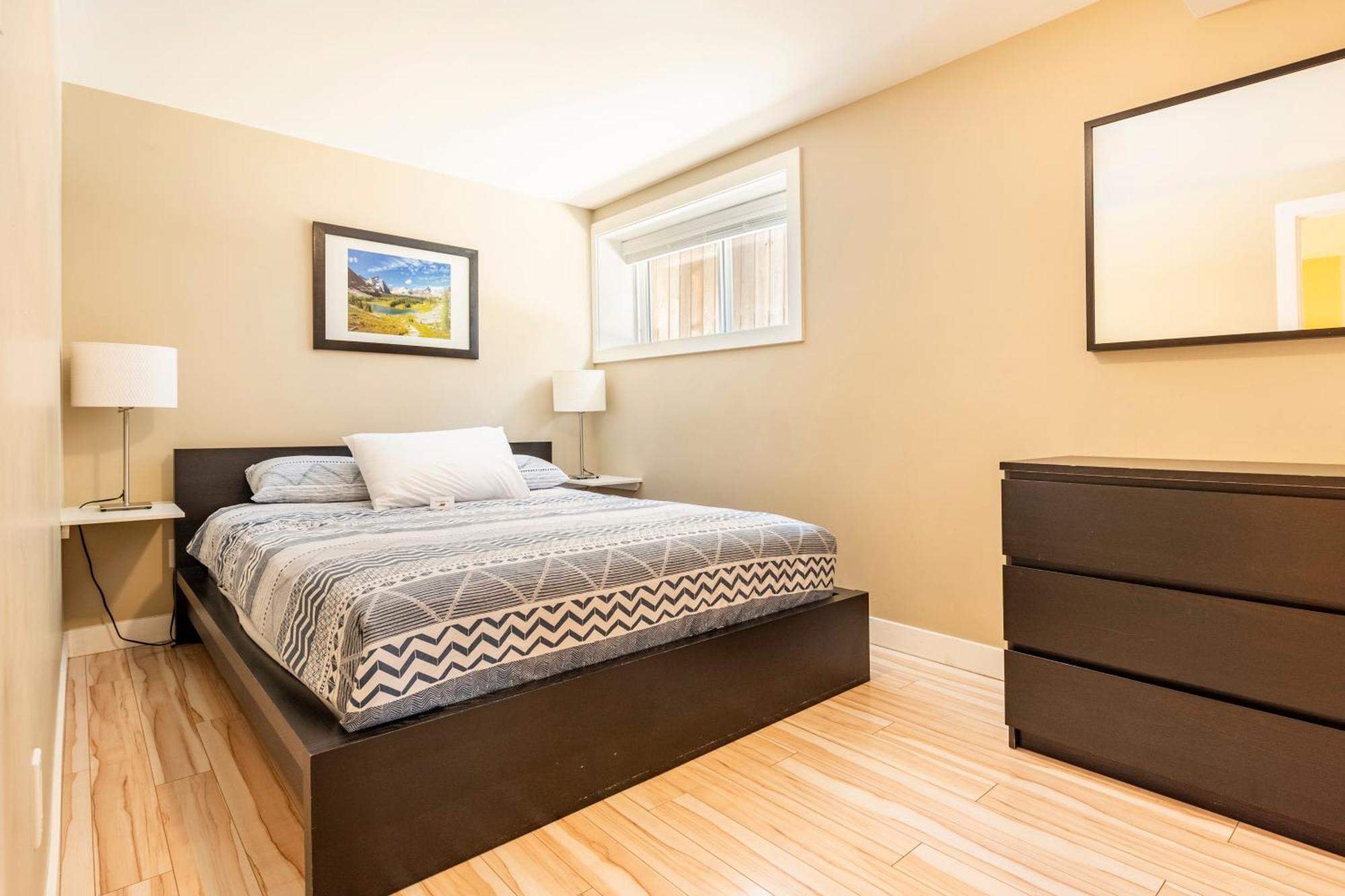 Cougar Street Mountain Rental Banff Bagian luar foto