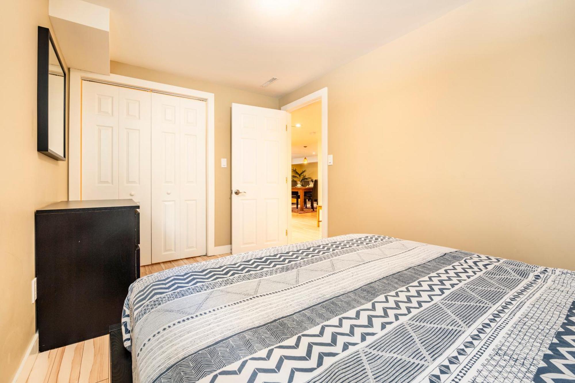 Cougar Street Mountain Rental Banff Bagian luar foto